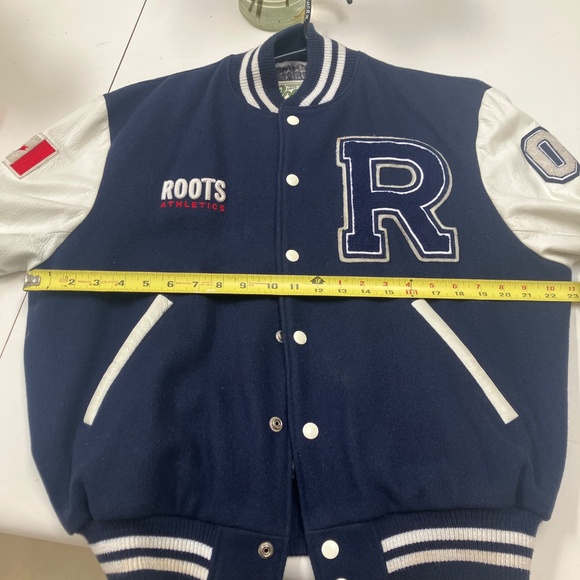 JUST REDUCED !!!!!  Once in a lifetime, does this ROOTS jacket go up for sale. - Picture 14 of 14